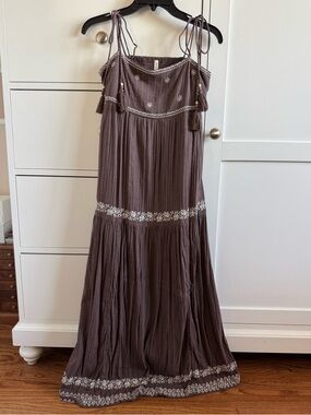 NWOT AE Empire Waist Embroidered Midi
Dress